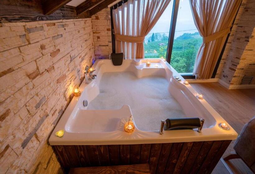 בקתה דלוקס, Poison Garden Sui̇te