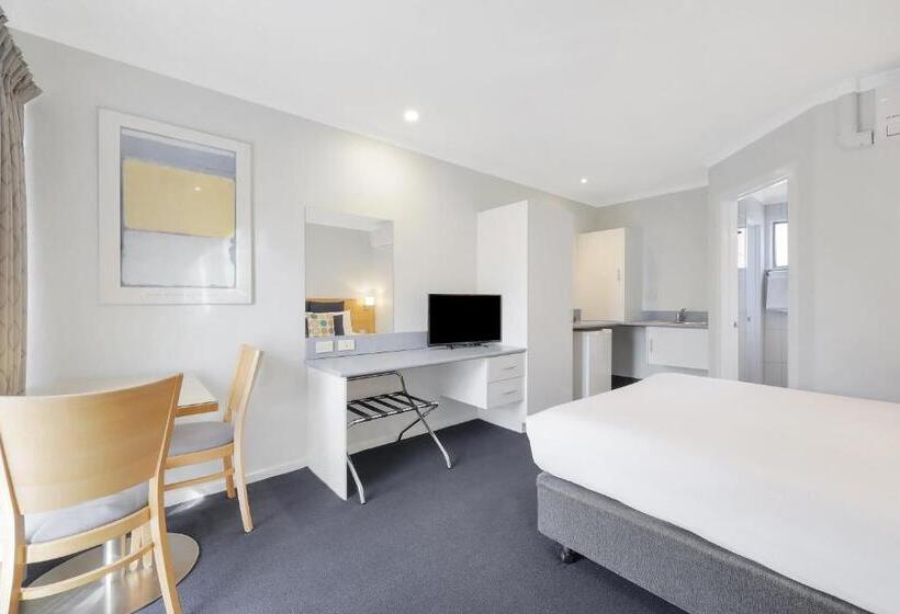 חדק דלוקס עם ג'קוזי, Hamilton Townhouse Motel