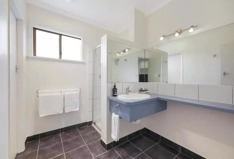 اتاق استاندارد, Hamilton Townhouse Motel