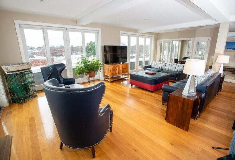 Апартаменты 3 Спальни, 84 Main