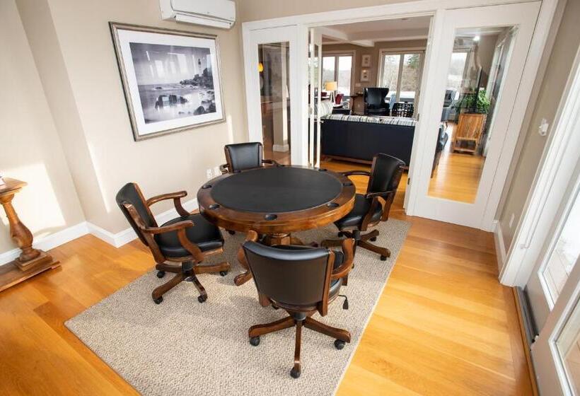 Апартаменты 3 Спальни, 84 Main