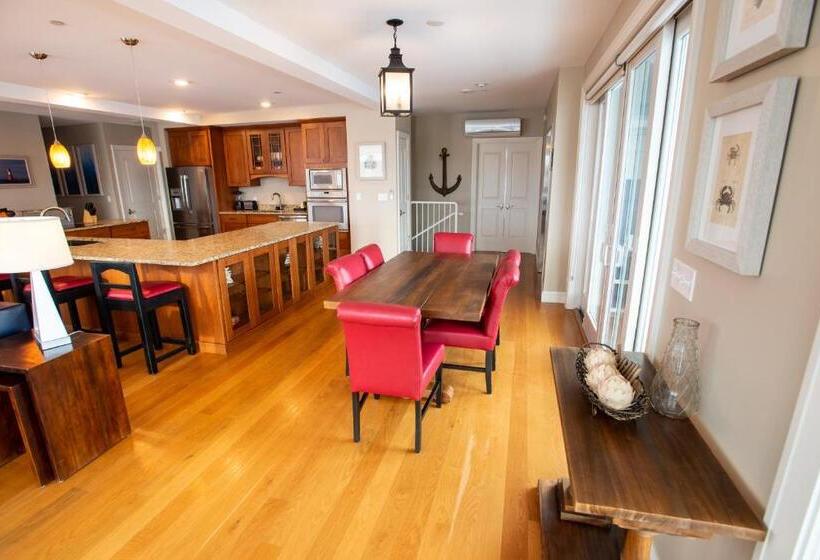 Апартаменты 3 Спальни, 84 Main