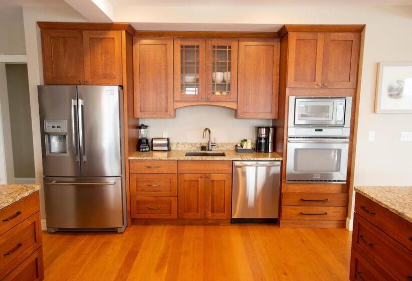 Апартаменты 3 Спальни, 84 Main