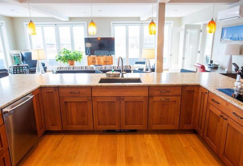 Апартаменты 3 Спальни, 84 Main