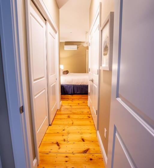 Апартаменты 1 Спальня, 84 Main