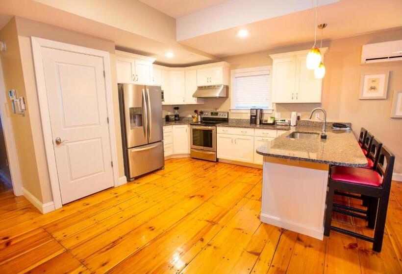 Апартаменты 2 Спальни, 84 Main