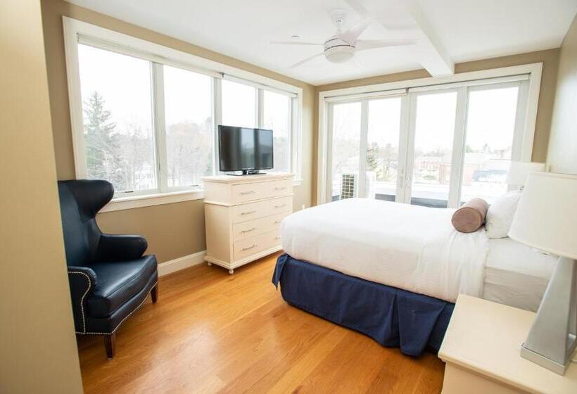 Апартаменты 3 Спальни, 84 Main