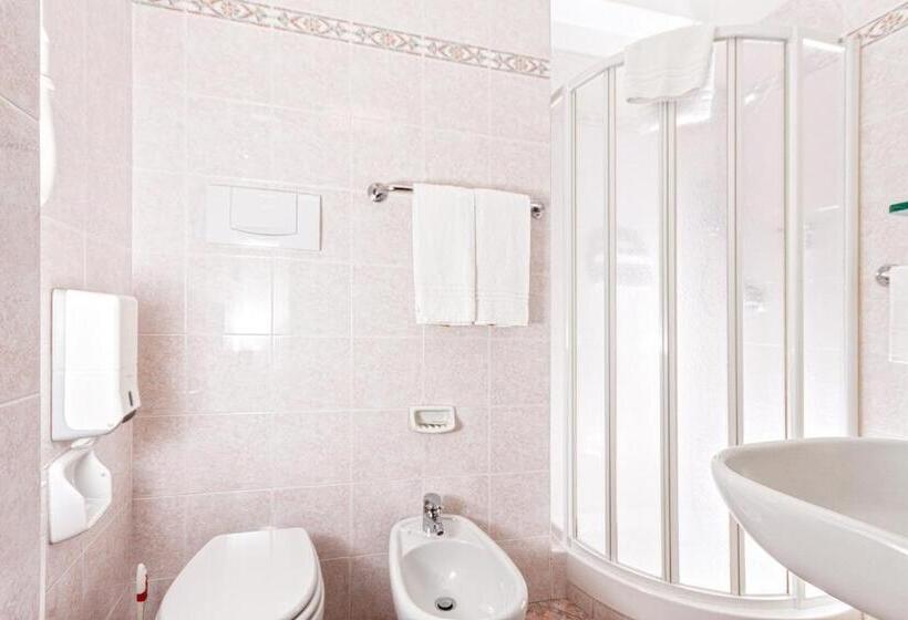 Standard Single Room, Ambasciatori