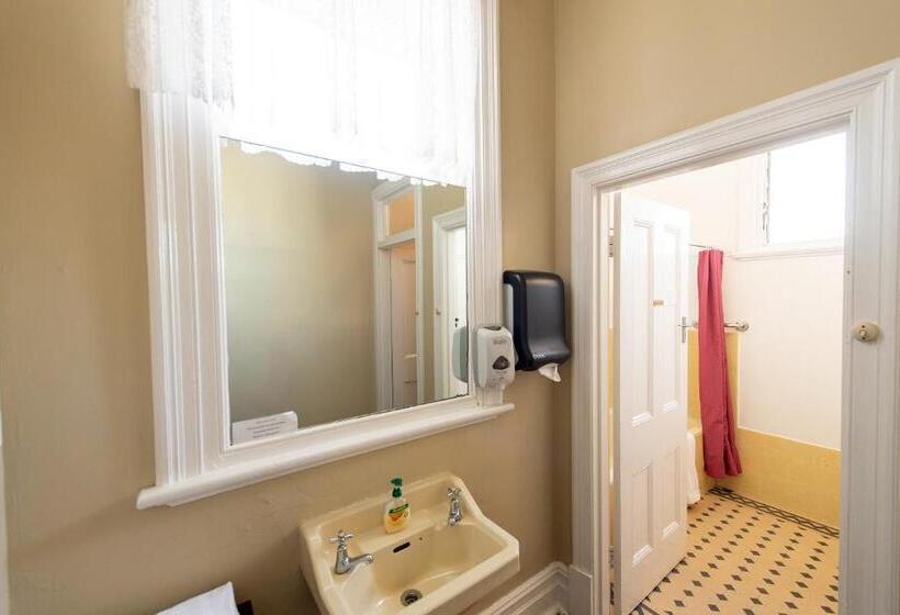 经济房, Anchorage Seafront