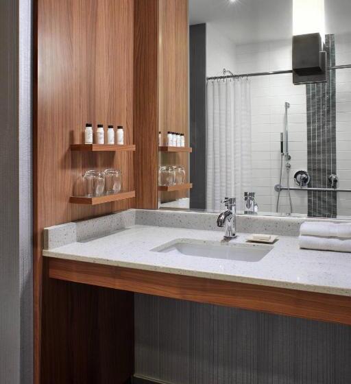 Номер Deluxe Кровать Кинг, Delta Hotels By Marriott Waterloo