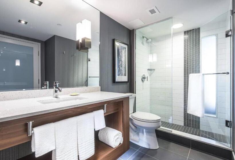 غرفة ديلوكس سرير كينج, Delta Hotels By Marriott Waterloo