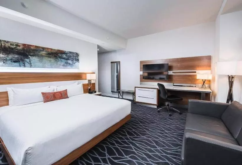 キングサイズベッドのデラックスルーム, Delta Hotels By Marriott Waterloo
