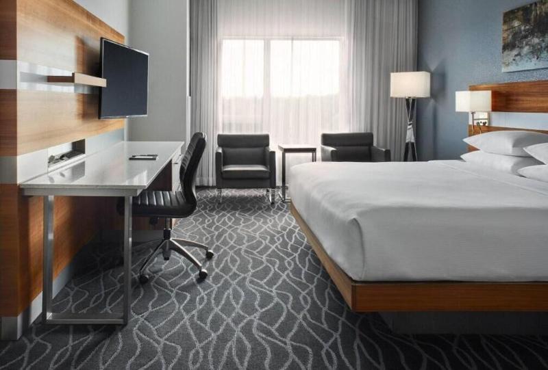 غرفة قياسية سرير كينج, Delta Hotels By Marriott Waterloo