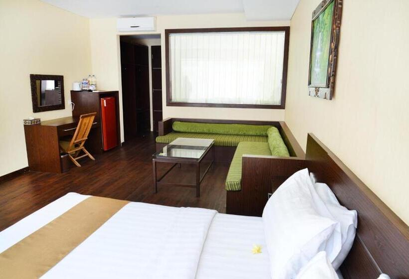 Люкс с Балконом, Devata Suites And Residence