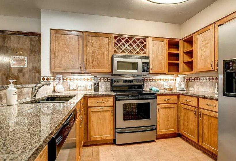 1ベッドルームアパートメント, Falcon Point