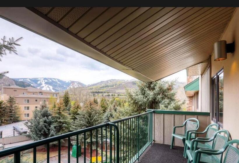 2ベッドルームアパートメント, Falcon Point