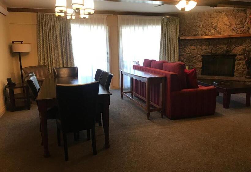 3ベッドルームアパートメント, Falcon Point