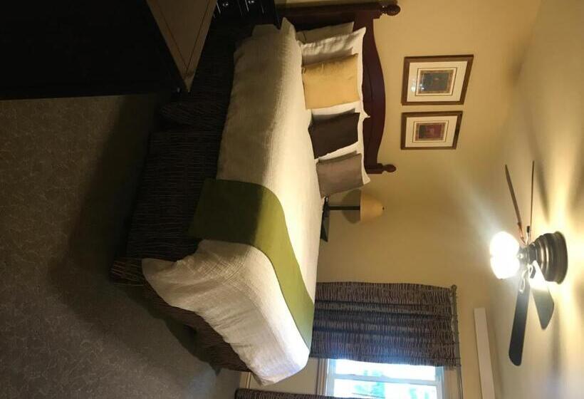 3ベッドルームアパートメント, Falcon Point