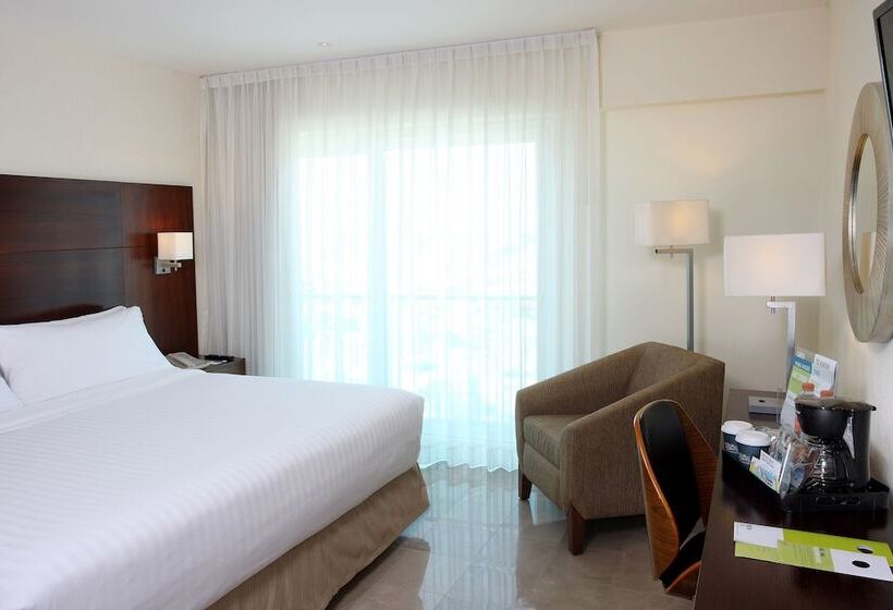 Standard Room Double Bed City View, Four Points By Sheraton Veracruz