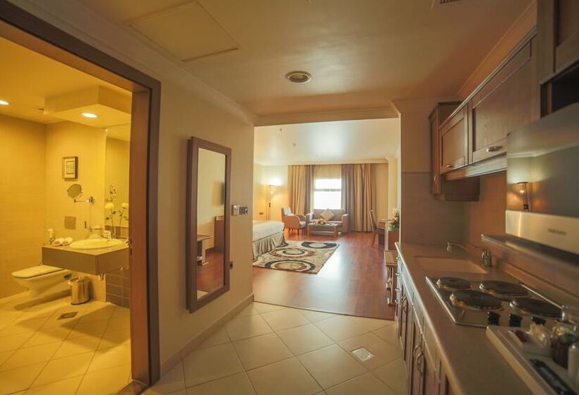 Полулюкс, Golden Tulip Hotel Buraidah Al Qassim