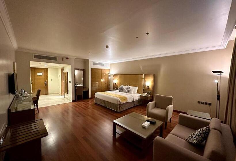 Полулюкс, Golden Tulip Hotel Buraidah Al Qassim