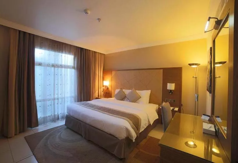 سوئیت اجرایی با تخت کینگ, Golden Tulip Hotel Buraidah Al Qassim