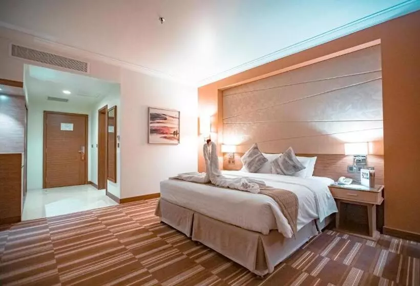 اتاق استاندارد با تخت بزرگ, Golden Tulip Hotel Buraidah Al Qassim