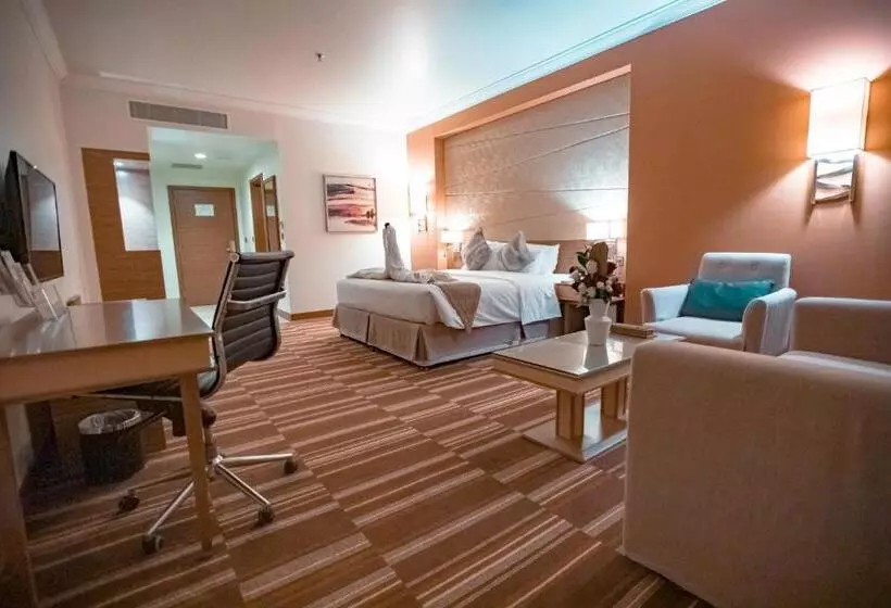 اتاق استاندارد با تخت بزرگ, Golden Tulip Hotel Buraidah Al Qassim
