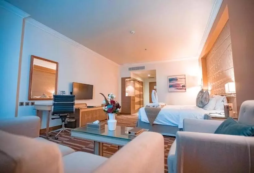 اتاق استاندارد با تخت بزرگ, Golden Tulip Hotel Buraidah Al Qassim