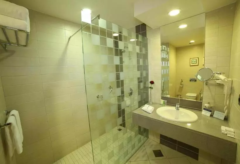 سوئیت 2 خوابه, Golden Tulip Hotel Buraidah Al Qassim