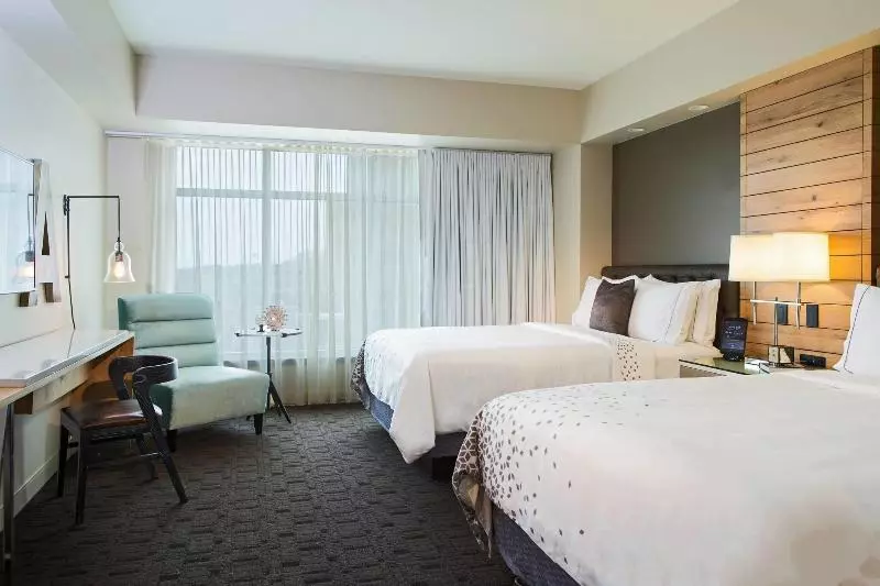 クイーンサイズベッドのスタンダードルーム, Renaissance Allentown