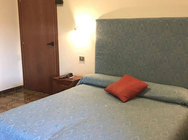 スタンダード４人部屋, Scala Greca