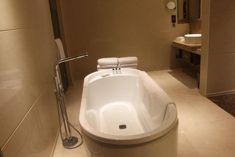 豪华园景房, Sheraton Bailuhu Resort, Huizhou