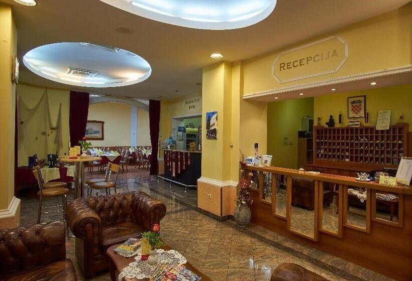 Номер Стандарт, Vila Ružica  Glavna Zgrada I Depandanse