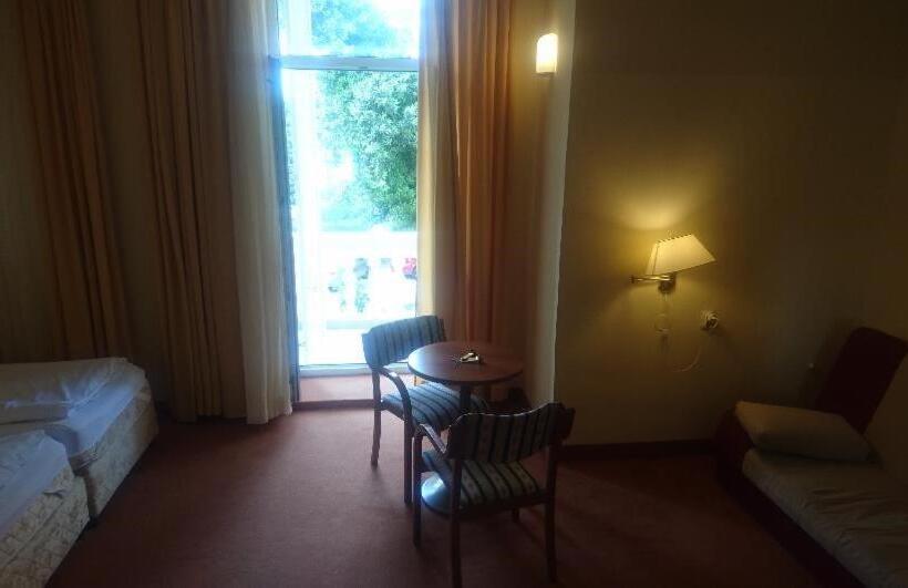 패밀리 스위트, Vila Ružica Glavna Zgrada I Depandanse