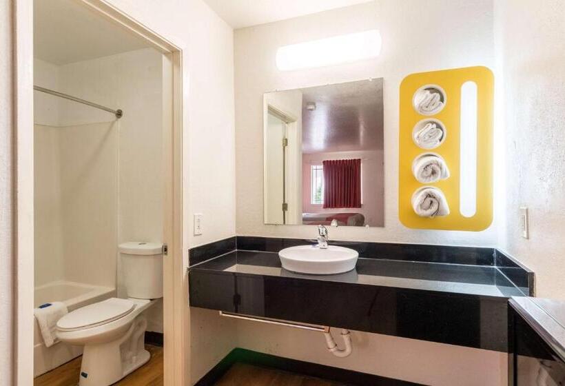 חדר סטנדרט עם מיטת קינג, Motel 6 Seguin Tx