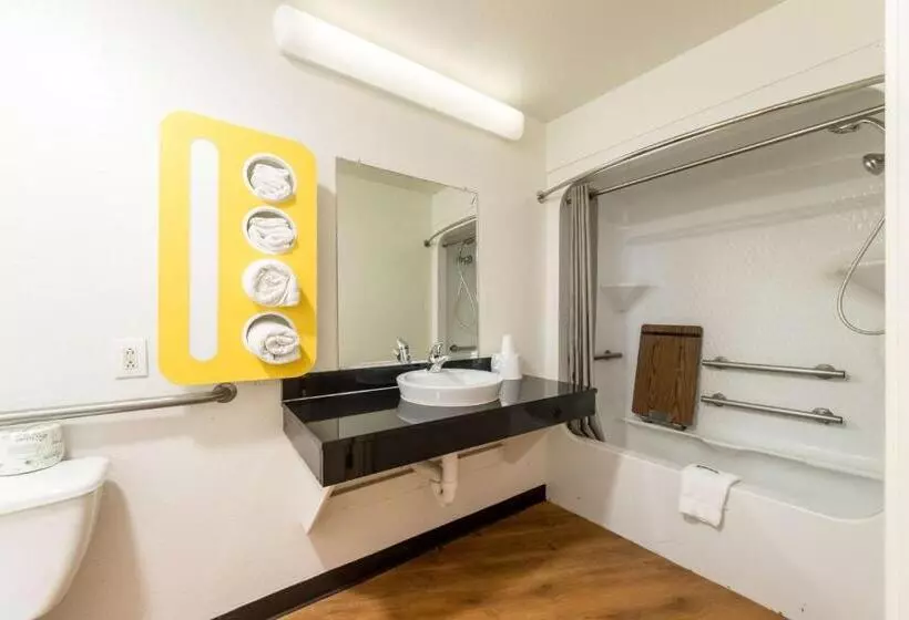 身障者適用スタンダードルーム, Motel 6 Seguin Tx