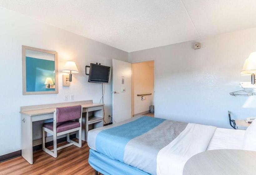 Номер Стандарт Адаптированный для Инвалидов, Motel 6farmington Hills, Mi  Northwest  Farmington Hills