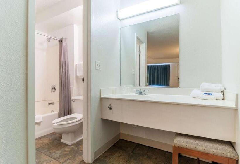 غرفة قياسية رباعية, Motel 6farmington Hills, Mi  Northwest  Farmington Hills