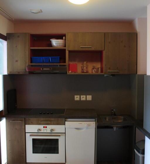 استودیوی استاندارد, Noemys Deneb