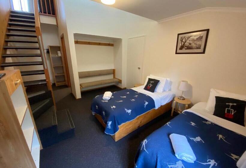 Четырехместный Номер Стандарт, Candlelight Lodge