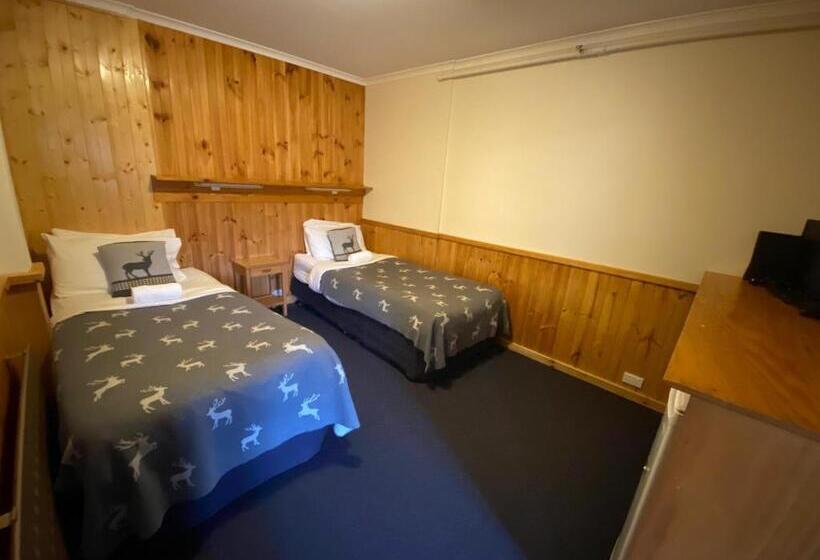 Четырехместный Номер Стандарт, Candlelight Lodge