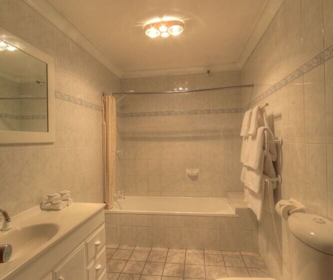 Четырехместный Номер Стандарт, Candlelight Lodge