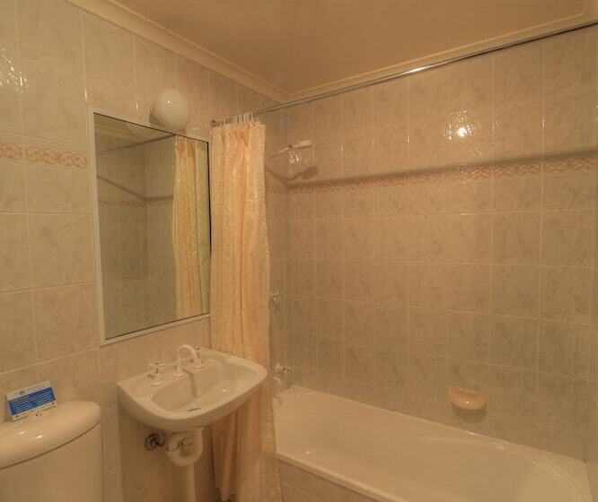 Номер Стандарт Трехместный, Candlelight Lodge