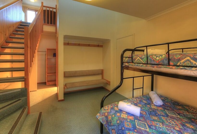 Номер Стандарт Трехместный, Candlelight Lodge