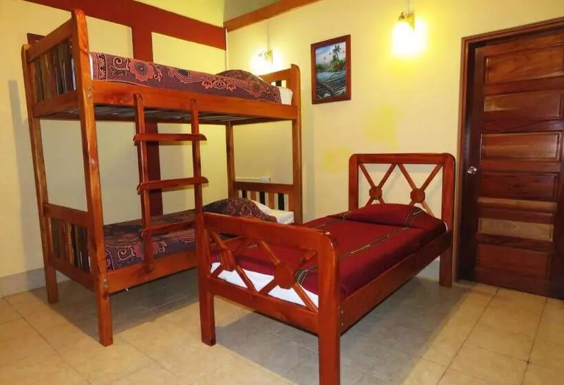 Deluxe-perhehuone, Crystal Paradise Resort