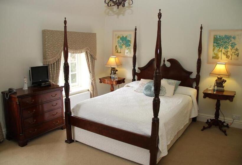 غرفة قياسية, Dunsley Hall