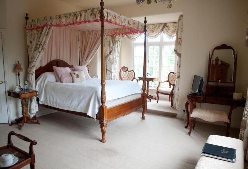 غرفة قياسية, Dunsley Hall