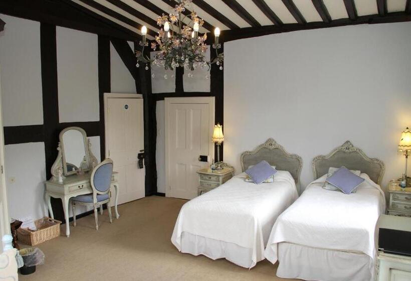 غرفة قياسية, Dunsley Hall