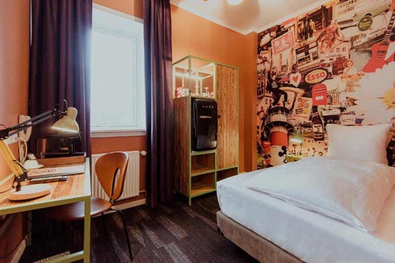 Номер Стандарт Трехместный, Greentree Inn Beijing Xicheng District Caishikou Express